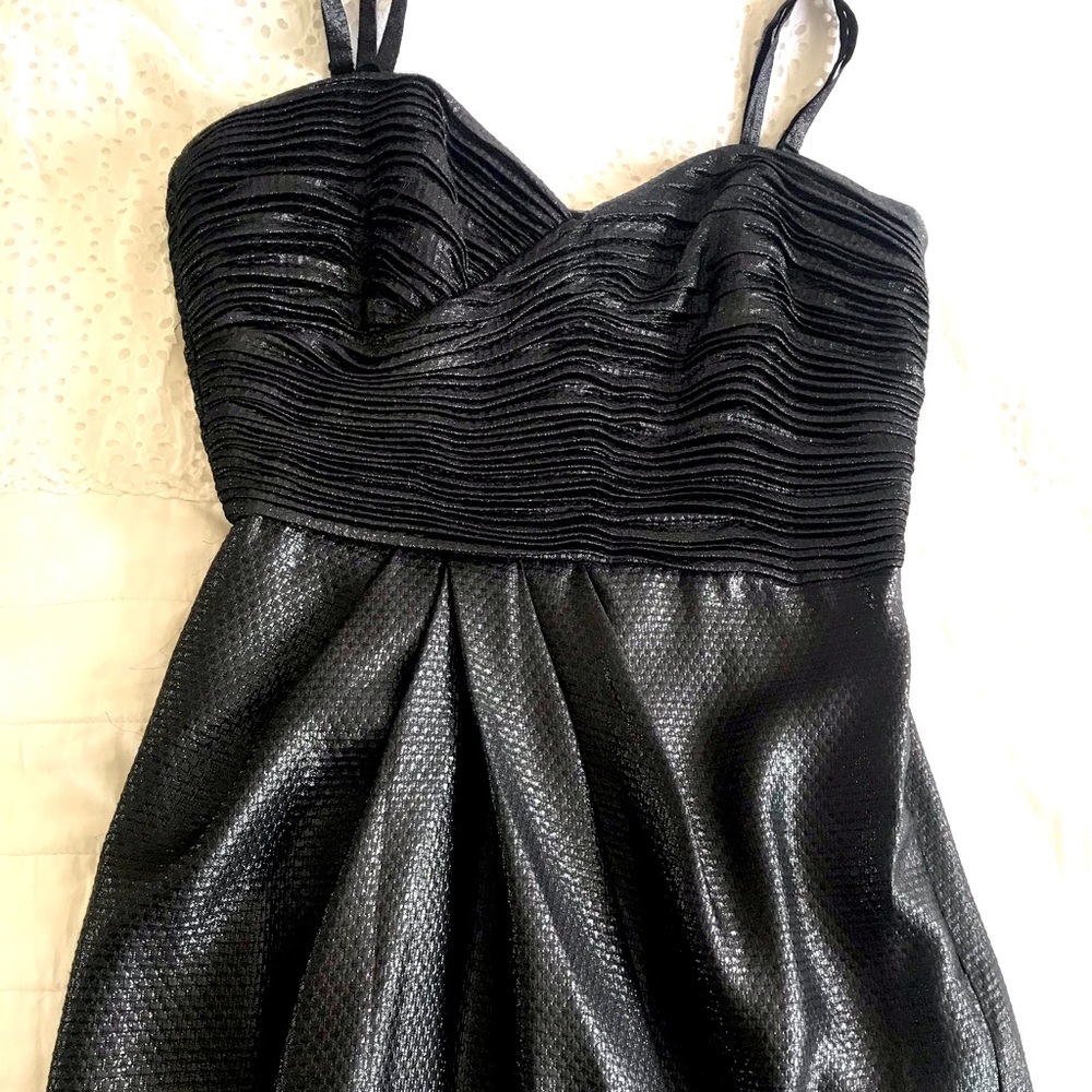 Laundry by Shelli Segal metallic shimmery maxi evening gown